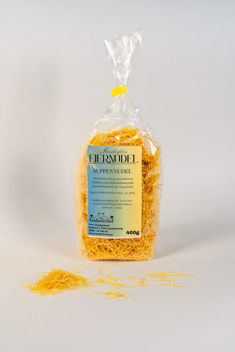 Suppennudeln kaufen | Suppennudeln vom Rasdorferhof in Kärnten. Feine Eiernudeln aus eigener Produktion mit frischen Eiern von unseren Hühnern und österreichischem Hartweizengrieß.